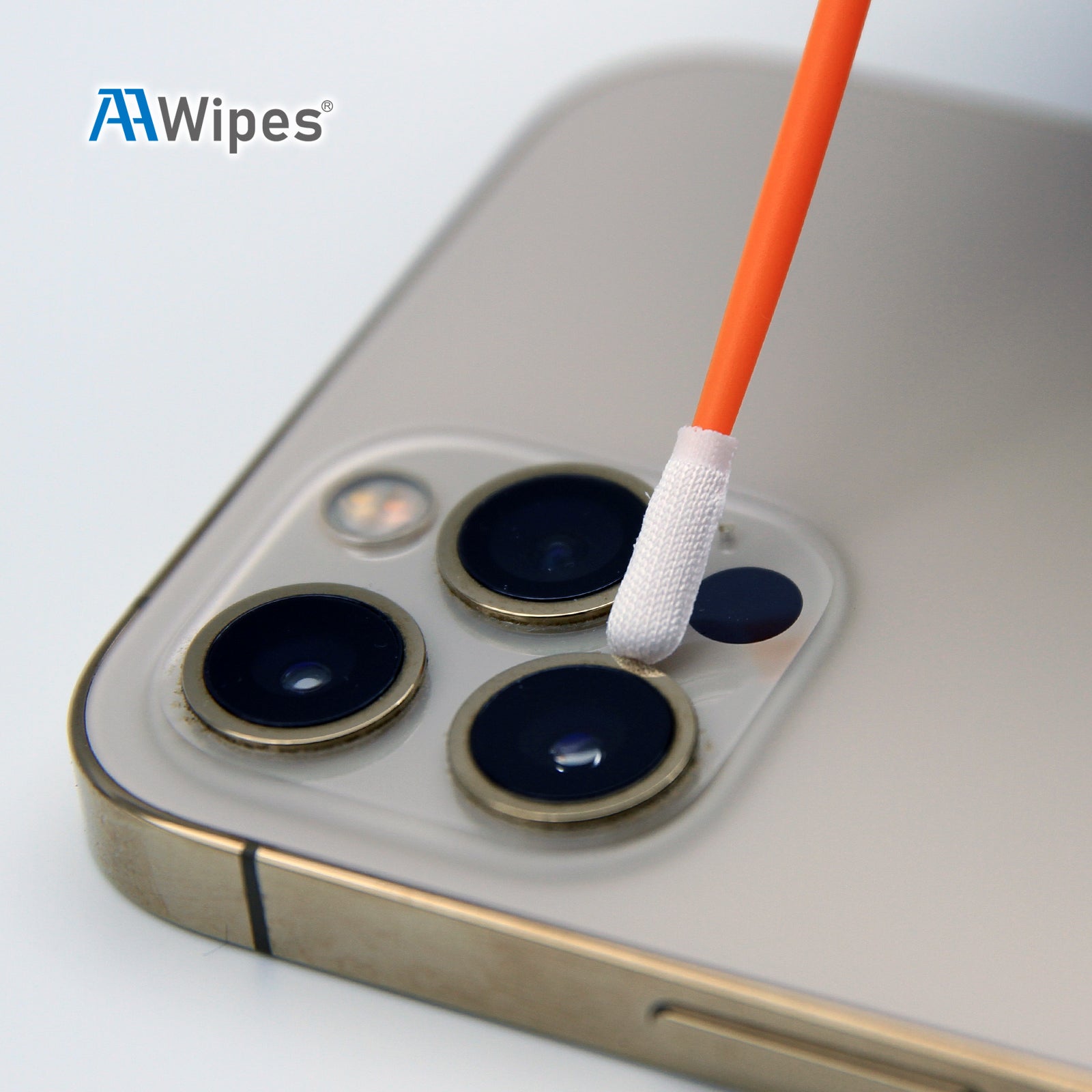 AAwipes cleaning Lint-free microfiber tip swabs are equipped with double-layer knitted superfine polyester heads, possessing the highest level of cleanliness and excellent solvent resistance. The cleanroom swabs can effectively eliminate any tiny dirt from any surfaces or hard-to-reach areas.