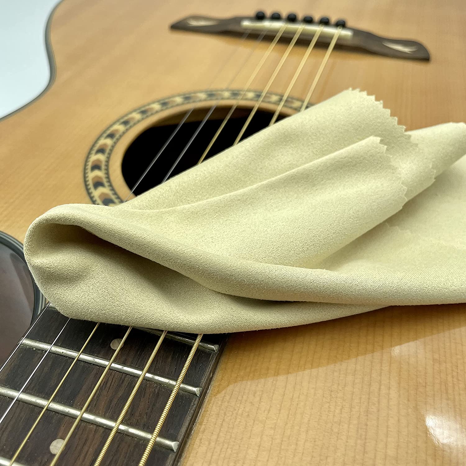 Universal Microfiber Plush Polishing Cloths (12"x12", 600 Packs) for Musical Instruments Care e.g. Guitar, Violin, Piano, Clarinet, Trumpet, Sax