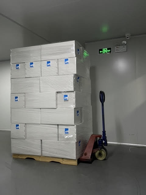 ESD Wipes 4"x4" Anti-Static Cleanroom Wipers, Class 100 ( ISO 5), Laser Sealed (No. CE16004, 8,000 Wipes/20 Bags /Case)