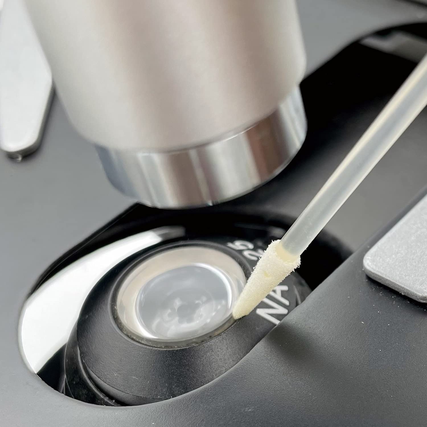 Grooved area cleaning swabs