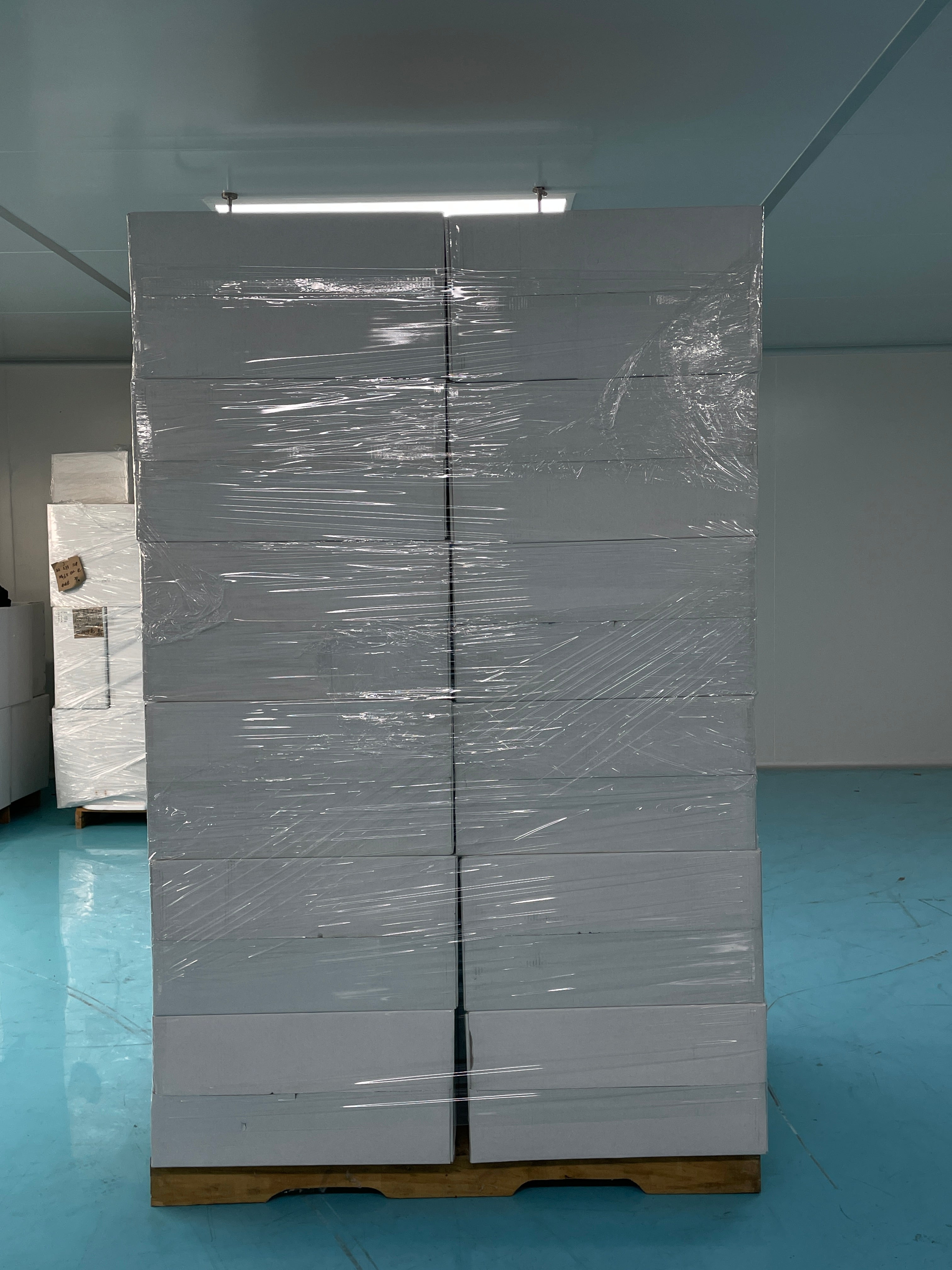 Cleanroom Wipers 4"x4" Double Knit Polyester Wipes, Laser Sealed, ISO Class 5-6 (No. CP14004 8,800 wipes for 22 bags/box)