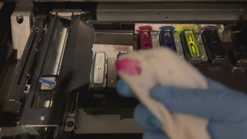 Silent Warriors in White Suits: Zero-Residue Wipes for Flawless Semiconductor Fabrication